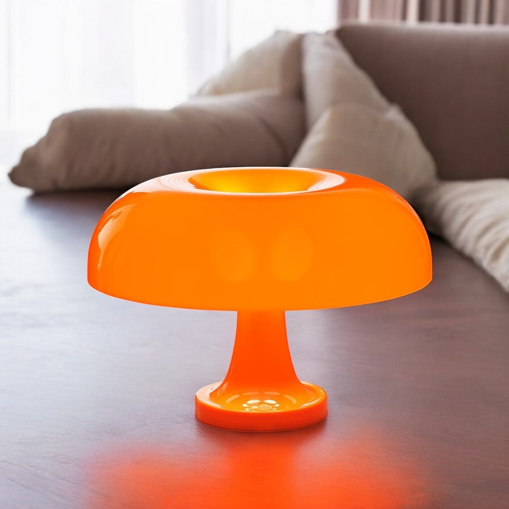 Kleine Tischlampe im ikonischen Design