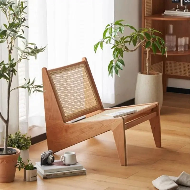 Hochwertiger Lounge-Sessel im minimalistischen Design